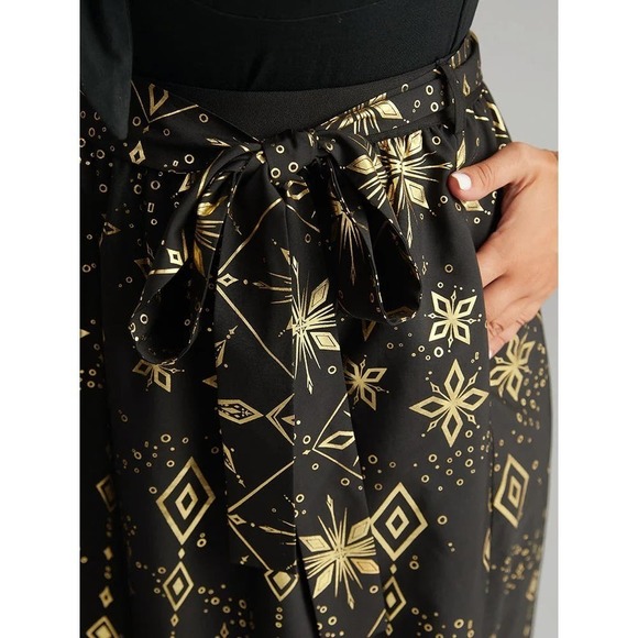 Size 28 5x BloomChic Glitter Geometric Belted Pocket Skirt - Picture 7 of 7